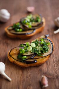 Bruschetta mit Aubergine