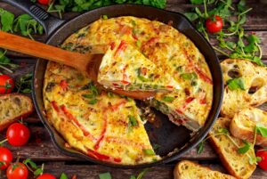 Bunte Frittata mit Schinkenwürfel