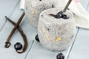 Chiasamenpudding mit Heidelbeeren und Banane