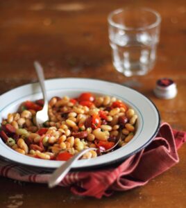 Eintopf mit Bohnen, Chorizo, Tomaten und Paprika