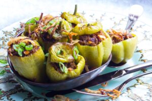 Gefüllte Paprika mit Rinderhackfleisch und Ajvar