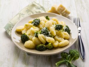 Gnocchi mit Brokkoli und Parmesan