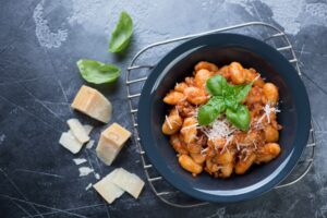 Gnocchi mit Sojahack in Tomatensauce