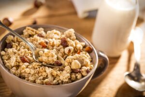 Granola mit Bananenmilch