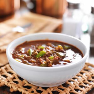 Hackfleischsuppe mit Brechbohnen, Paprika und Tomaten