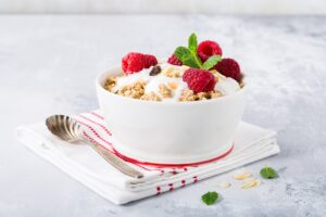 Himbeerjoghurt mit Buchweizenflocken