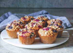 Beeren-Muffins mit Haferflocken