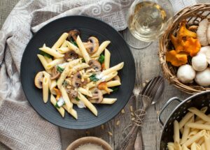 Penne mit Pilzen der Saison