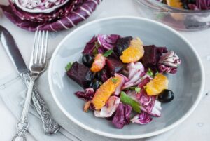 Radicchio mit Rote Bete, Orange und Oliven