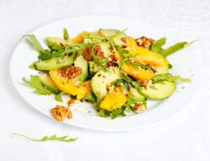 Rucola-Salat mit Mango und Avocado