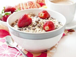 Schokomüsli mit Erdbeeren