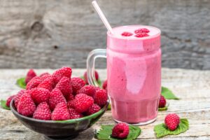 Shake mit Himbeeren, Quark und Leinsamen