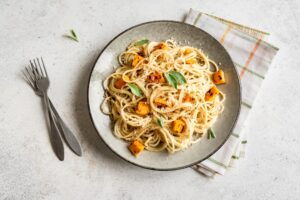 Mais Spaghetti mit Hokkaido-Kürbis